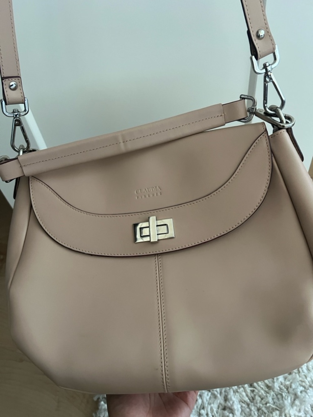 Italian leather Claudia Firenze brand Women’s Soft Tan Taupe Shoulder Bag